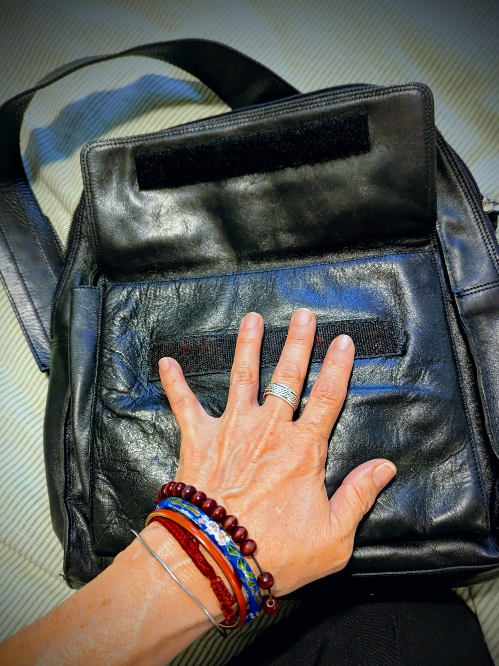 Vintage ALDO Collection Black Leather Crossbody Bag | Sac Cuir Noir Vintage